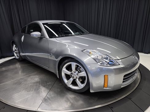 Used 2006 Nissan 350Z Touring w/ (N93) Cargo Convenience Pkg image 35