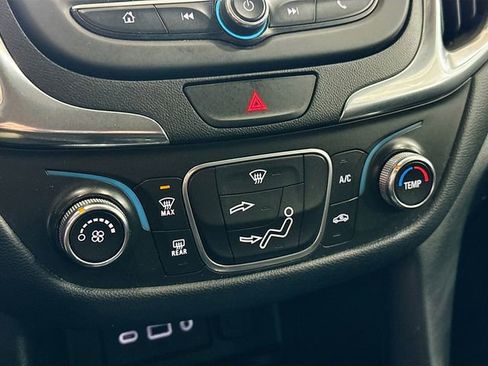 Used 2019 Chevrolet Equinox LT image 16