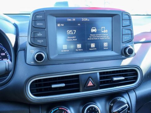 Used 2021 Hyundai Kona SE w/ Cargo Package image 3