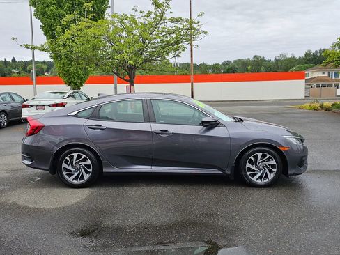 Used 2018 Honda Civic EX image 4