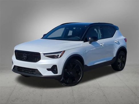 Used 2026 Volvo XC40 B5 Ultra w/ Climate Package image 1