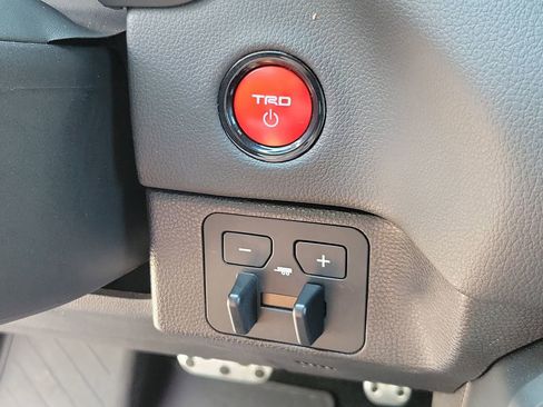 Used 2025 Toyota Sequoia TRD Pro AWD/4WD image 31