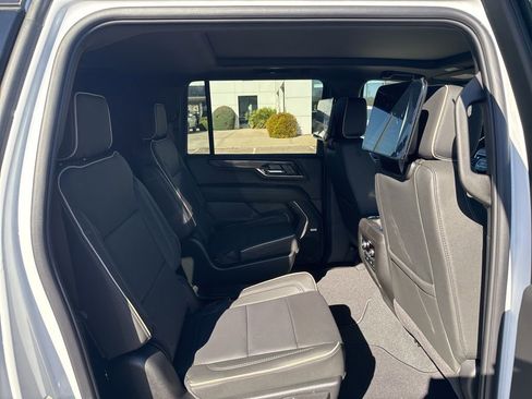 New 2026 GMC Yukon XL Elevation image 19