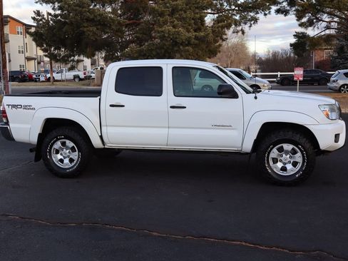 Used 2014 Toyota Tacoma PreRunner image 3