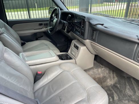 Used 2002 Chevrolet Tahoe LT image 19