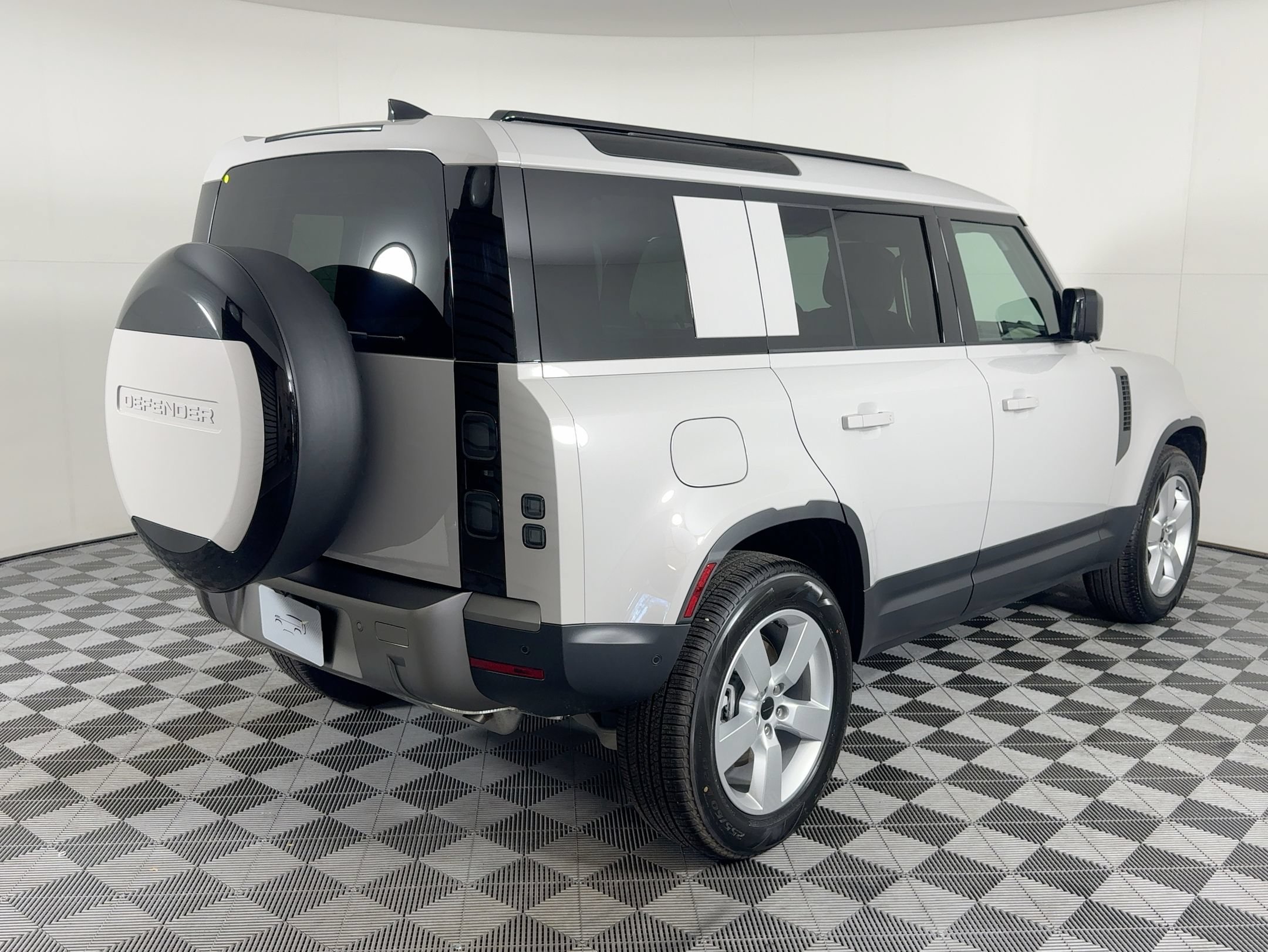 Used 2026 Land Rover Defender 110 S AWD/4WD image 9