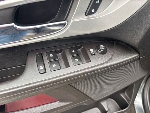 Used 2017 Chevrolet Equinox LS FWD image 12
