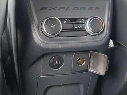 Used 2025 Ford Explorer ST-Line image 19