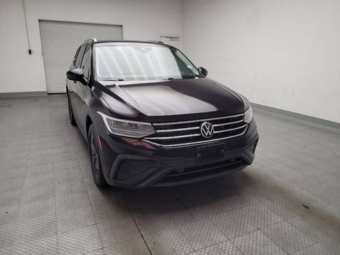 Used 2022 Volkswagen Tiguan SE w/ Panoramic Sunroof Package image 14