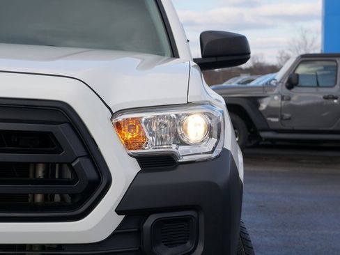Used 2022 Toyota Tacoma SR image 5