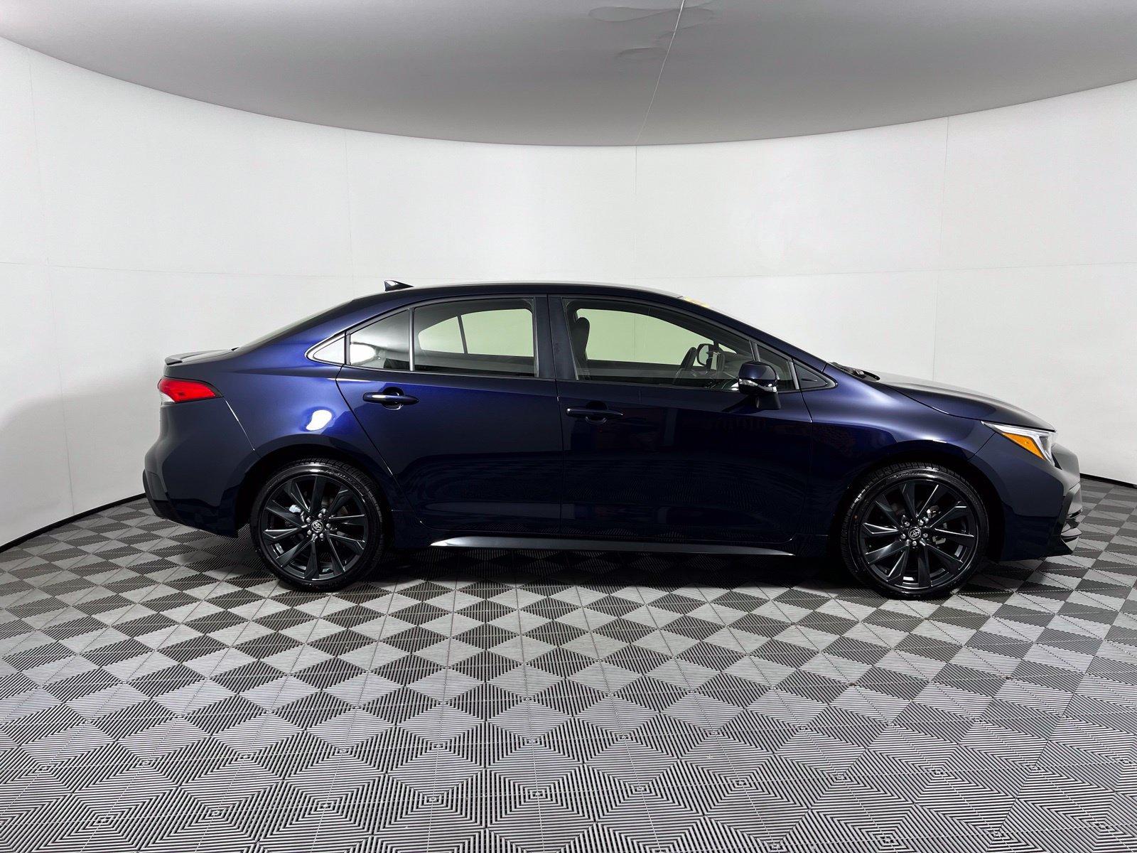 Used 2026 Toyota Corolla SE FWD image 4