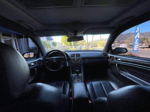 Used 2001 Mercedes-Benz CLK 55 AMG Coupe image 17