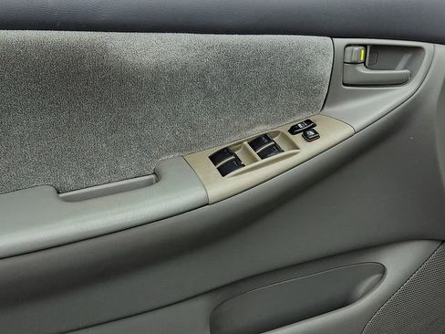 Used 2006 Toyota Corolla CE image 14