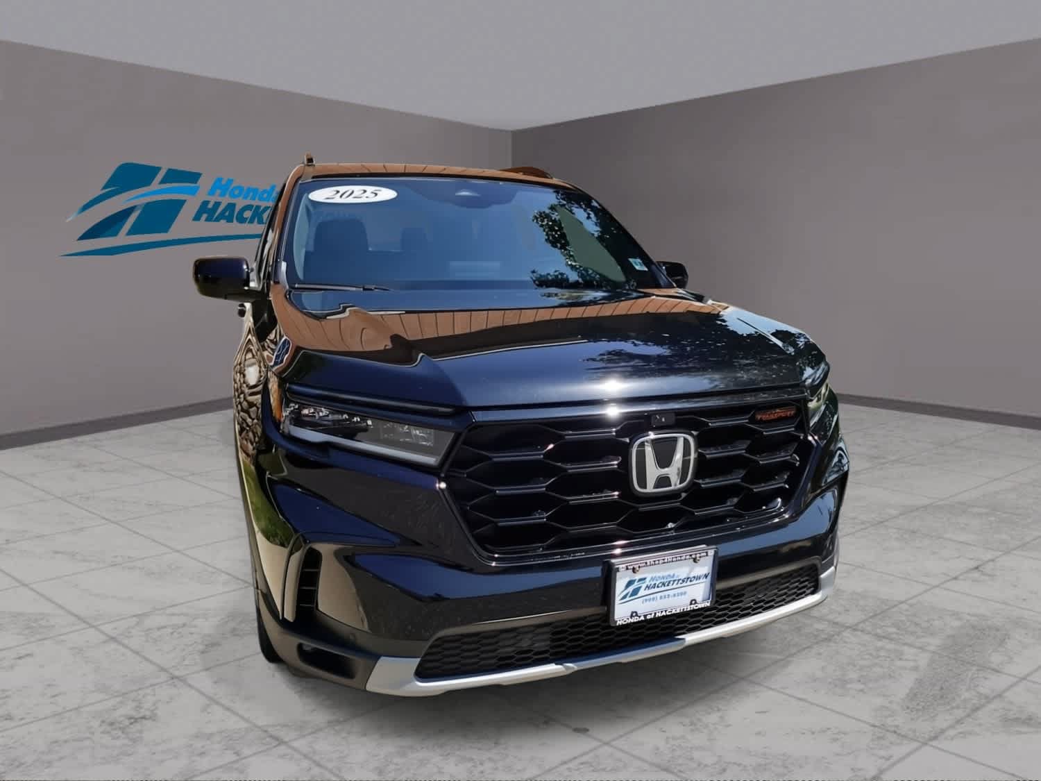 Certified 2025 Honda Pilot TrailSport image 3