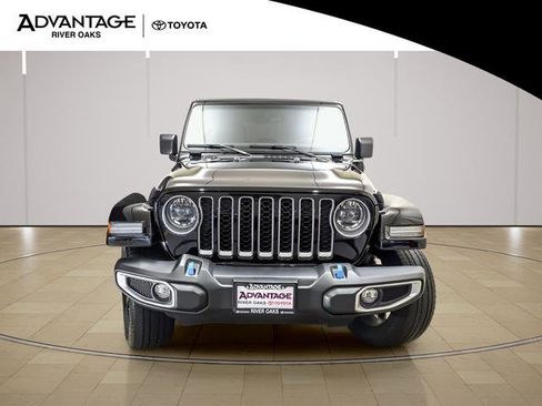 Used 2023 Jeep Wrangler Unlimited Sahara w/ Cold Weather Group AWD/4WD image 3