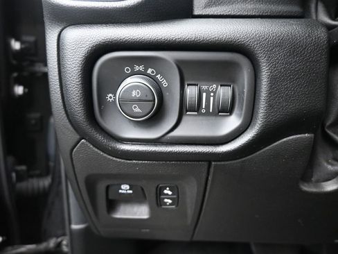 Used 2019 RAM 1500 Laramie image 33