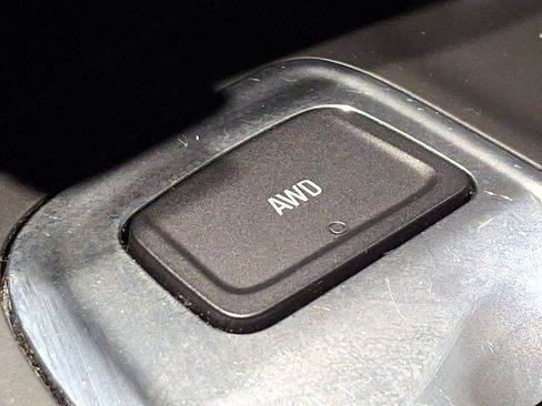 Used 2024 Chevrolet Equinox LT w/ LPO, Floor Liner Package AWD/4WD image 25