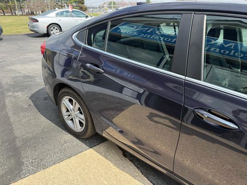 Used 2016 Chevrolet Cruze LT w/ Convenience Package image 6