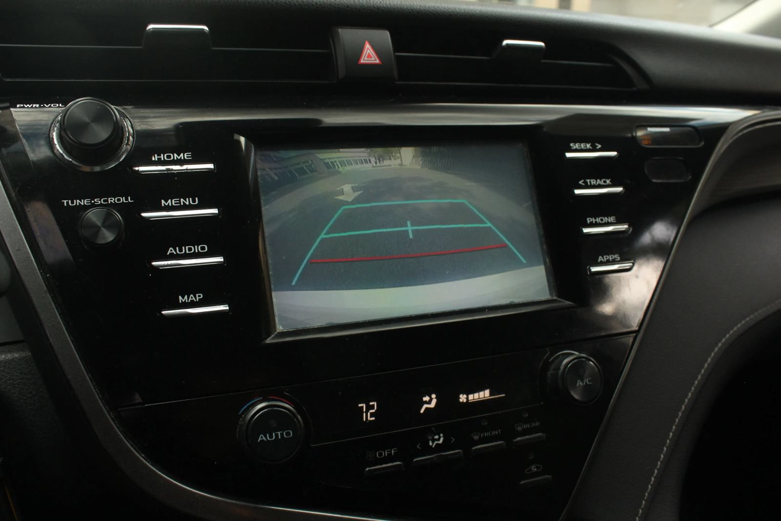 Used 2019 Toyota Camry SE FWD image 29