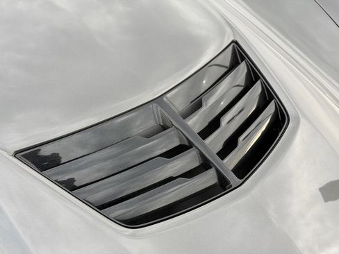 Used 2015 Chevrolet Corvette Z06 w/ 3LZ Preferred Equipment Group image 15