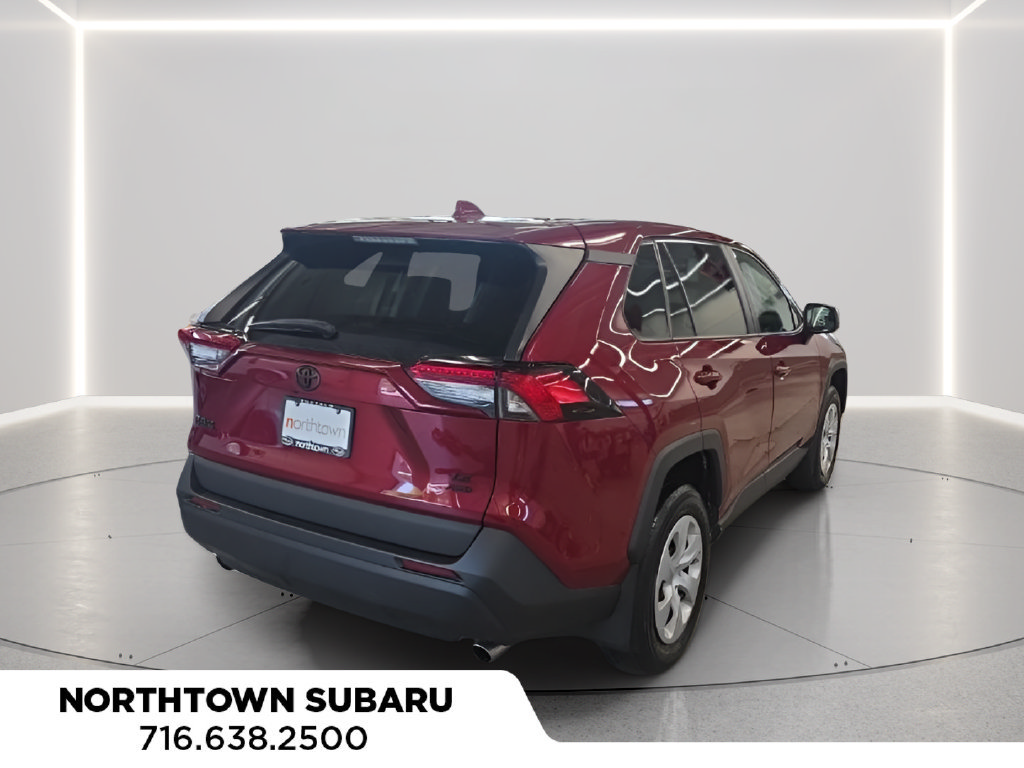 Used 2024 Toyota RAV4 LE AWD/4WD image 8