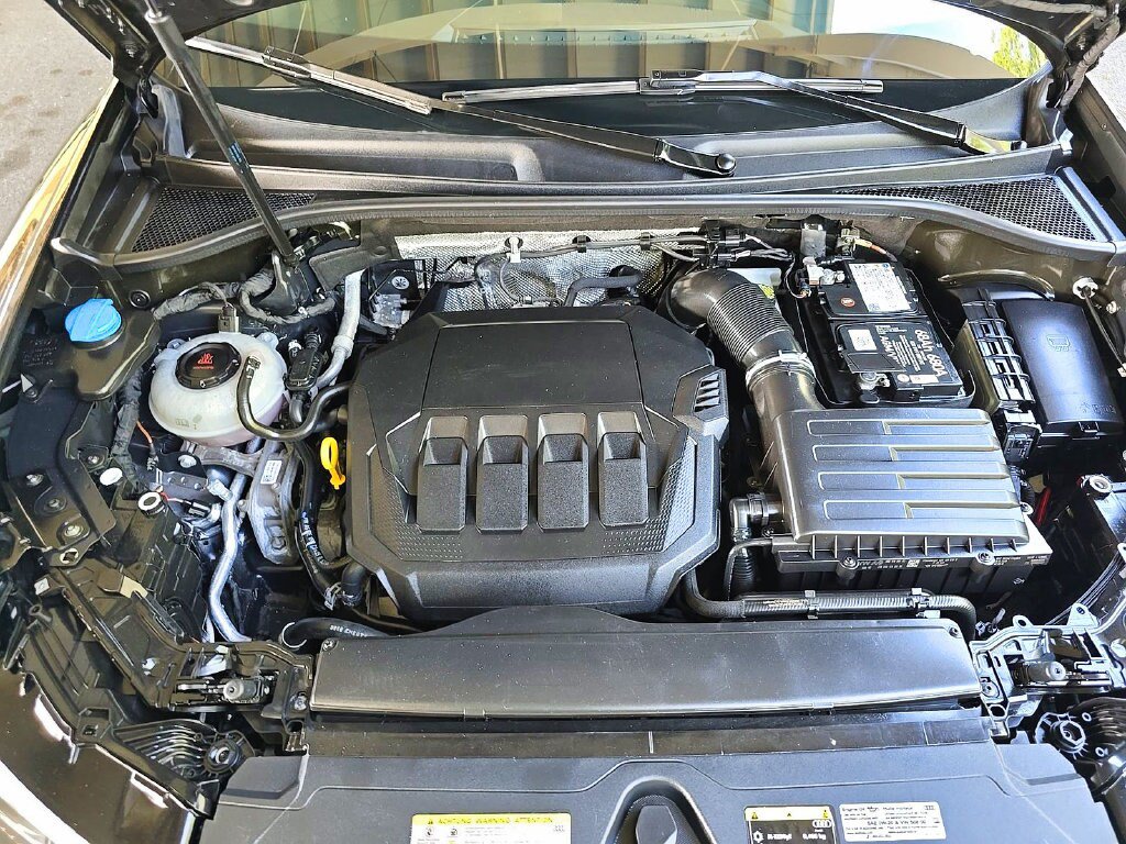 Used 2020 Audi Q3 2.0T Premium w/ Convenience Package AWD/4WD image 17