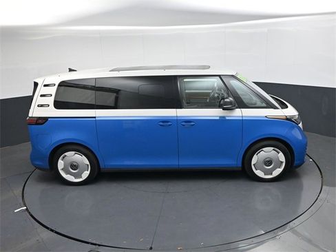 Used 2025 Volkswagen ID. Buzz 1st Edition image 29