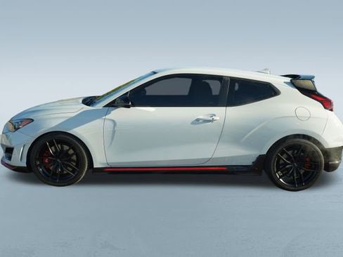 Used 2020 Hyundai Veloster N w/ Performance Package image 4