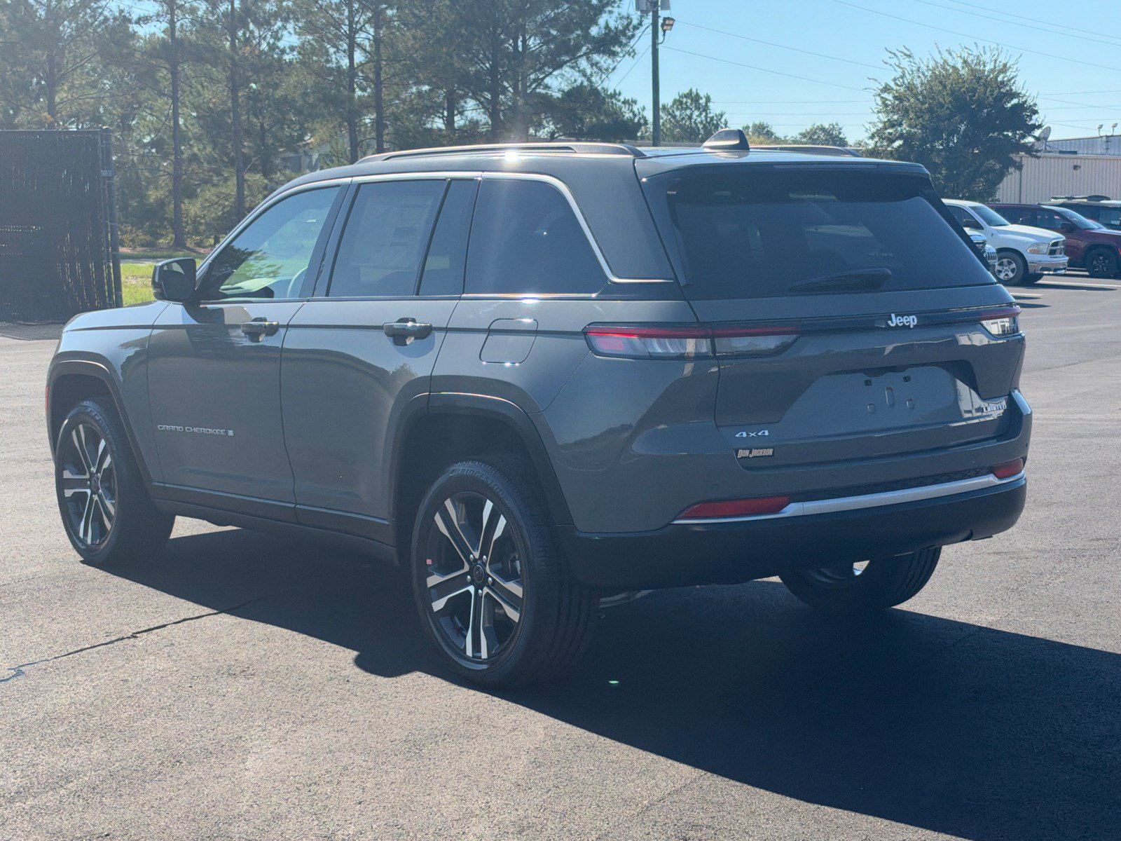 New 2027 Jeep Grand Cherokee Limited AWD/4WD image 7