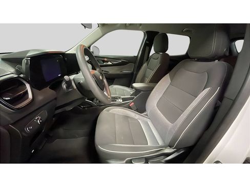Used 2025 Chevrolet TrailBlazer LT AWD/4WD image 12
