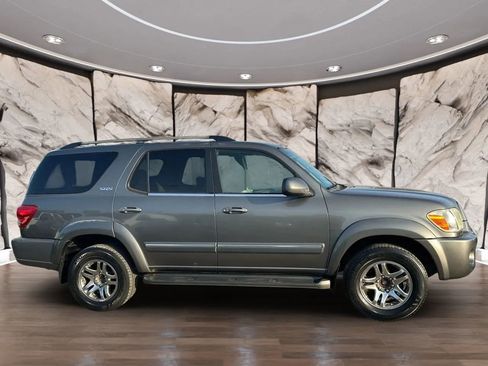 Used 2005 Toyota Sequoia SR5 image 6