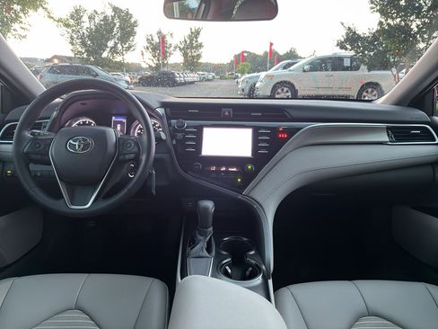 Used 2018 Toyota Camry SE FWD image 20