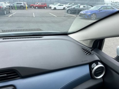 Used 2025 Nissan Versa SV FWD image 34