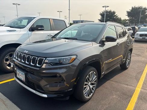 Used 2023 Jeep Compass Limited w/ Elite Group AWD/4WD image 4
