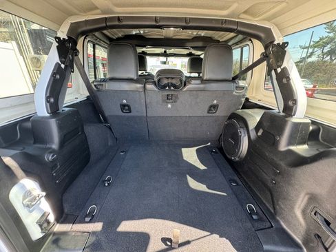 Used 2022 Jeep Wrangler Unlimited Rubicon w/ LED Lighting Group image 30