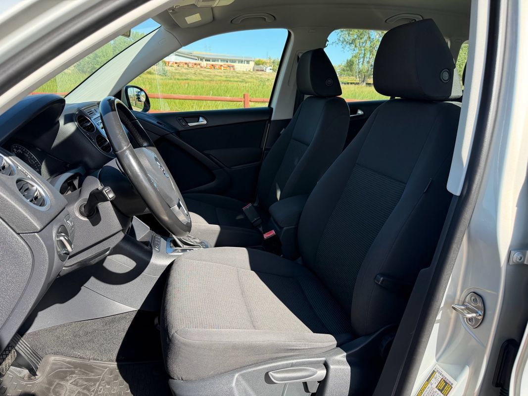 Used 2014 Volkswagen Tiguan S AWD/4WD image 12