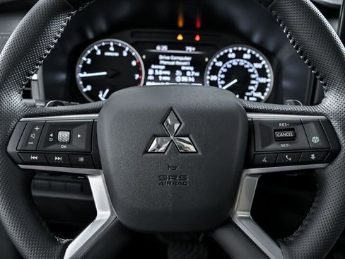 New 2025 Mitsubishi Outlander AWD image 19