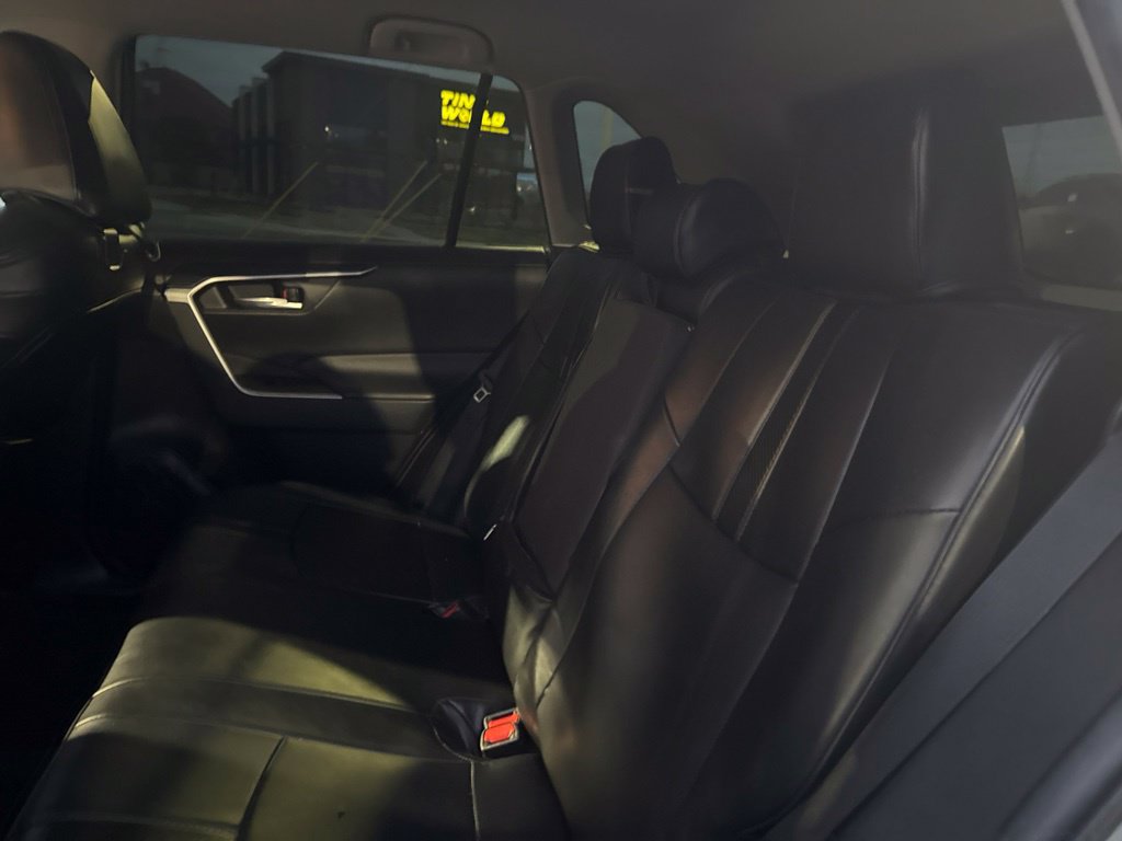 Used 2021 Toyota RAV4 XLE FWD image 7