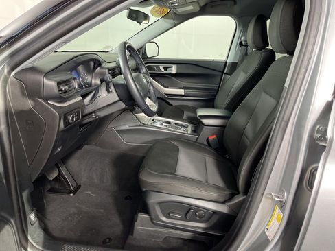 Used 2023 Ford Explorer XLT image 23