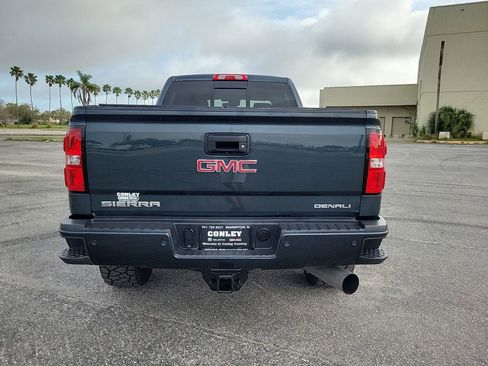 Used 2017 GMC Sierra 2500 Denali w/ Duramax Plus Package image 6