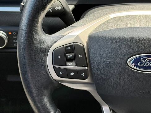 Used 2022 Ford Explorer XLT w/ Equipment Group 202A AWD/4WD image 9
