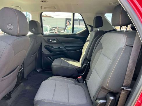 Used 2021 Chevrolet Traverse LT image 13