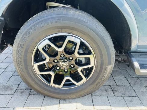 Used 2025 Ford Bronco Outer Banks AWD/4WD image 32