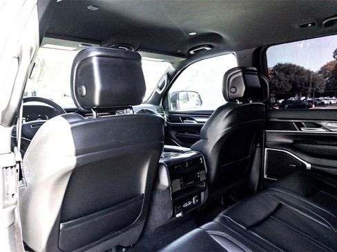 Used 2023 Jeep Wagoneer 4WD image 28