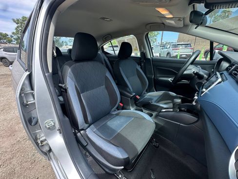 Used 2025 Nissan Versa SV FWD image 34