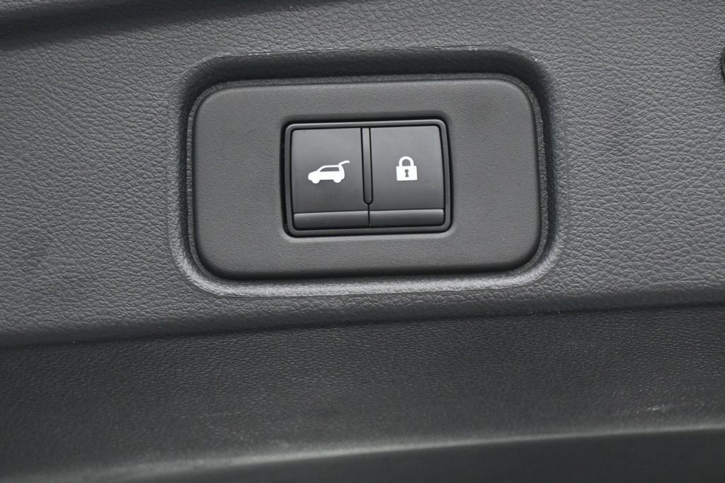 Used 2025 Nissan Pathfinder SV AWD/4WD image 30