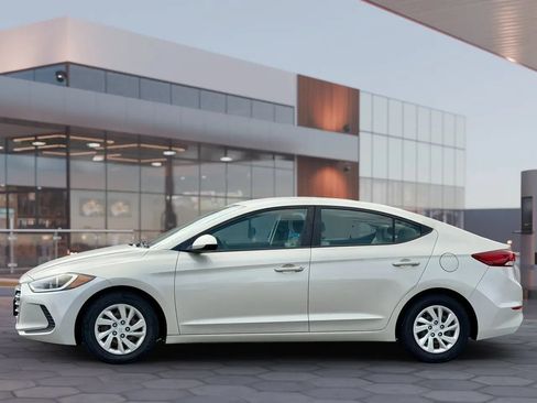 Used 2017 Hyundai Elantra SE FWD image 6