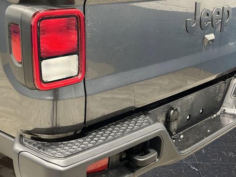 Used 2026 Jeep Gladiator Sport AWD/4WD image 34