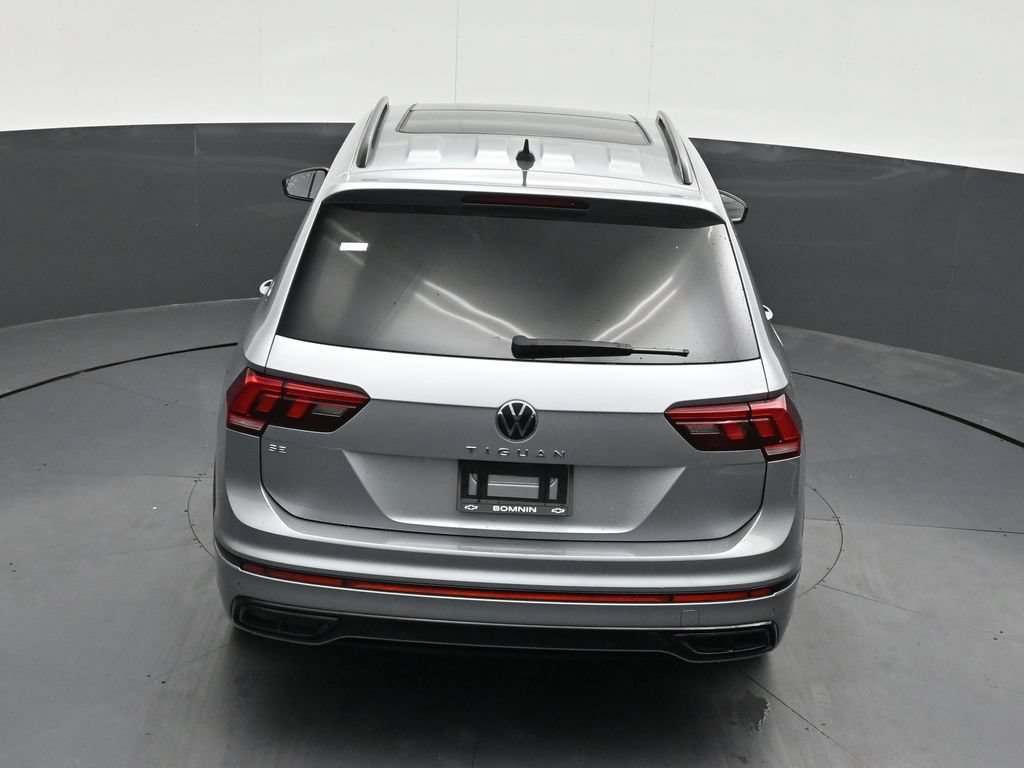 Used 2023 Volkswagen Tiguan SE R-Line FWD image 17