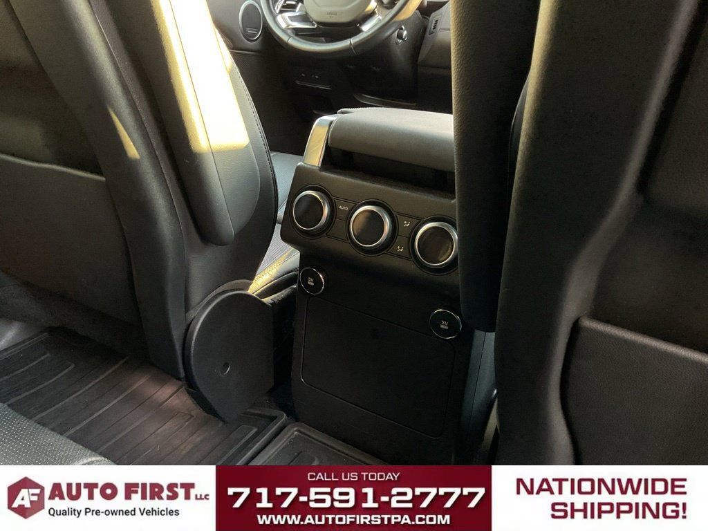 Used 2020 Land Rover Discovery HSE AWD/4WD image 16